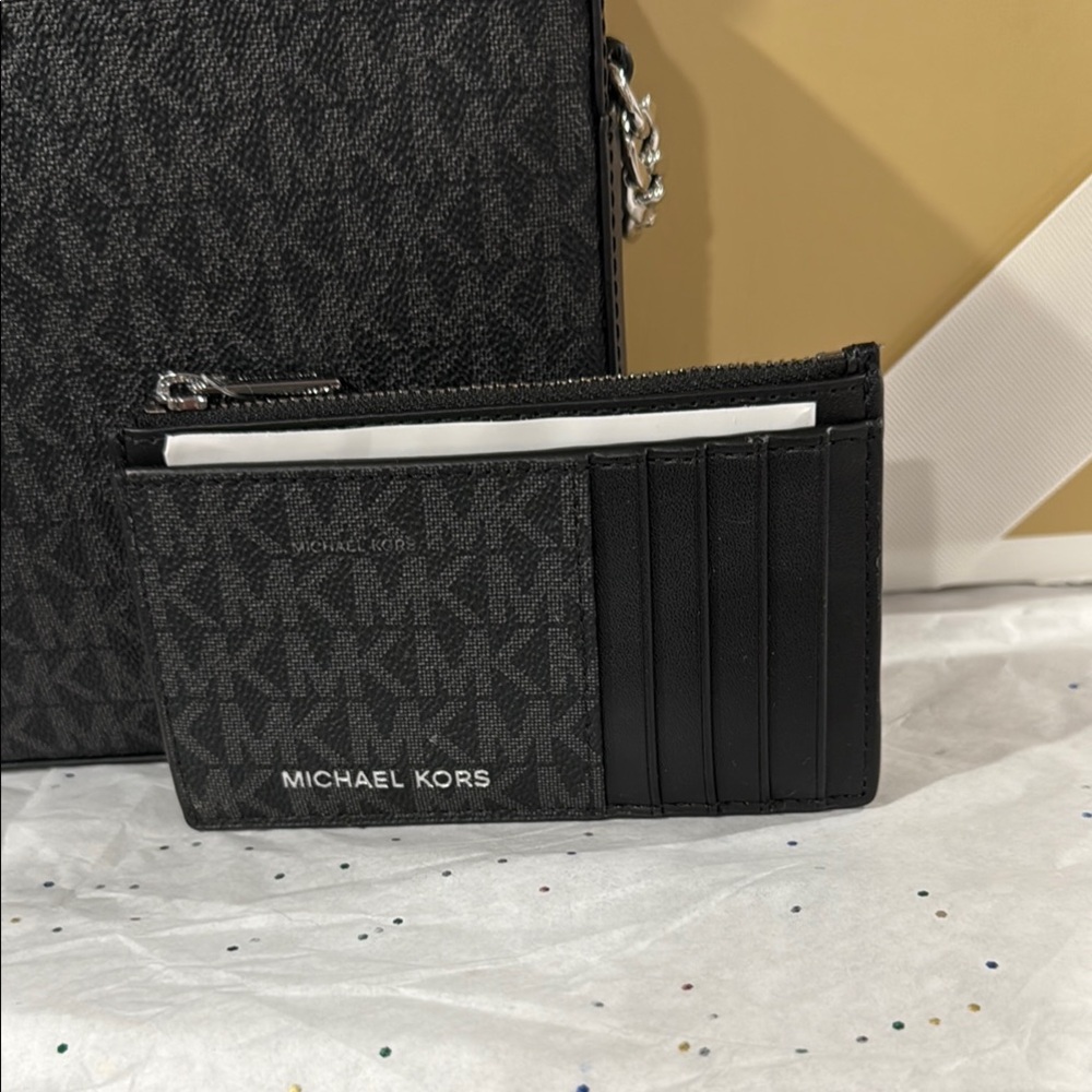 Michael Kors Black Men's Bag and matching Cooper wallet - Picture 2 of 5